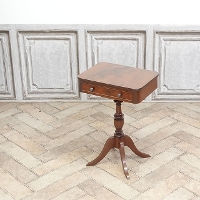 1940年頃　マホガニー材　イギリス　アンティーク・サイドテーブル　antique80139