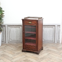 1910年頃　マホガニー材　イギリス　アンティーク・キャビネット　antique80482